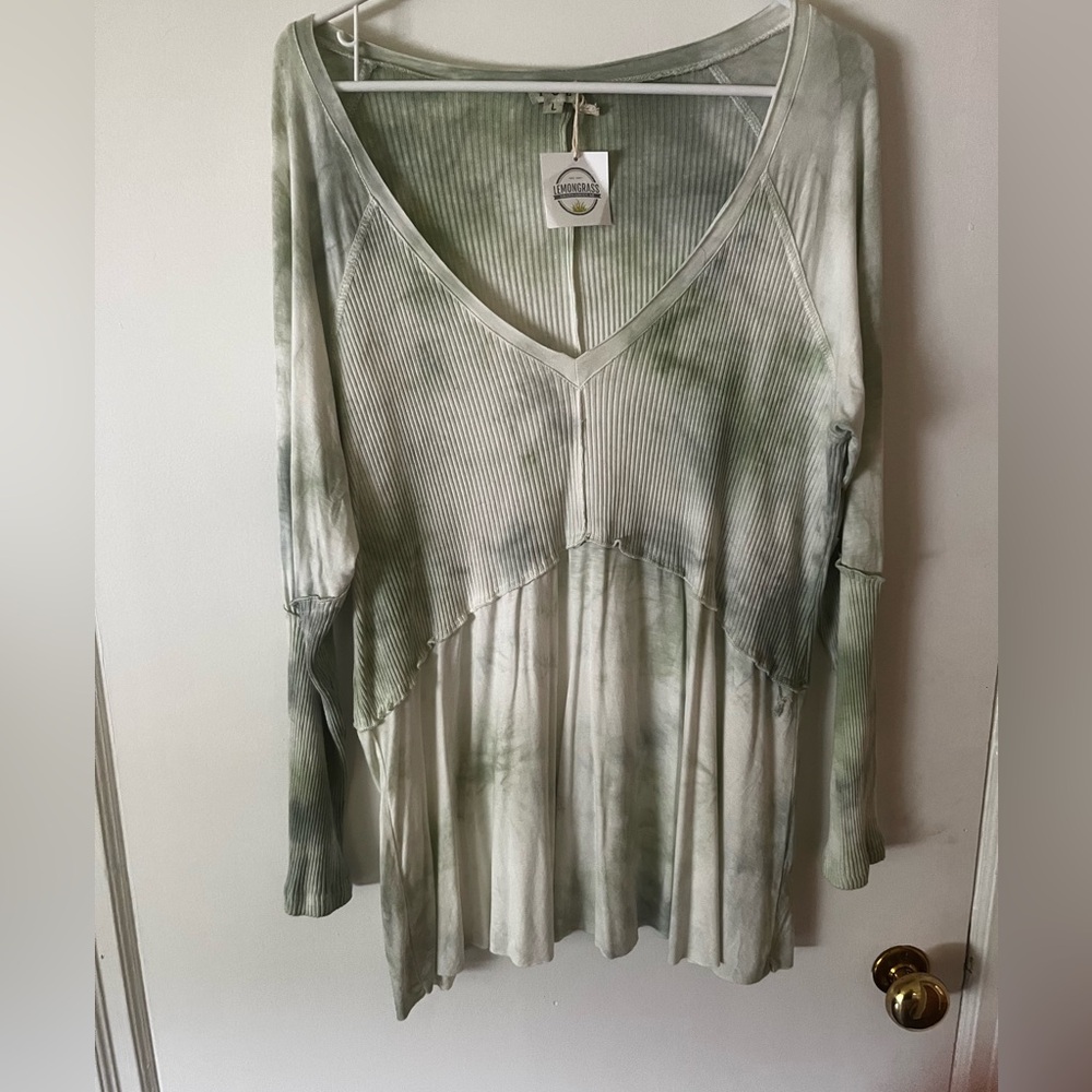 Never Worn Green & White Tie-dye Shirt